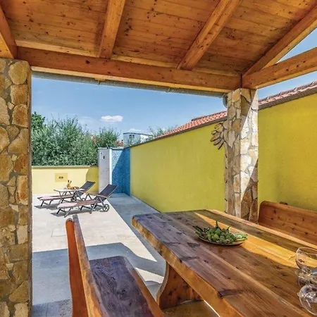Apartment Fuer 10 Personen Ca 120 Qm In Pula-fondole, Istrien Istrische Riviera Stinjan