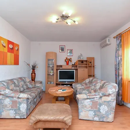 Apartment Fuer 10 Personen Ca 120 Qm In Pula-fondole, Istrien Istrische Riviera Stinjan
